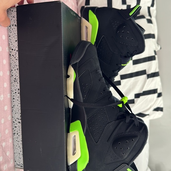 Air Jordan Retro 6 - Picture 3 of 5